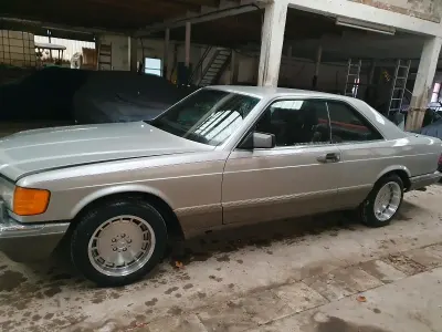 Gebraucht Mercedes 560 242 PS (177 kW) 1987 Silber Coupé