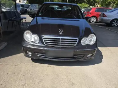 Gebraucht Mercedes C180 129 PS (94 kW) 2007 Schwarz Limousine