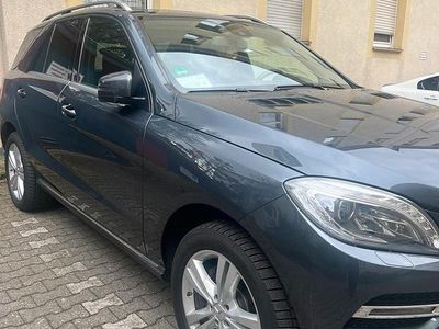 Gebraucht Mercedes ML350 258 PS (189 kW) 2012 Grau SUV