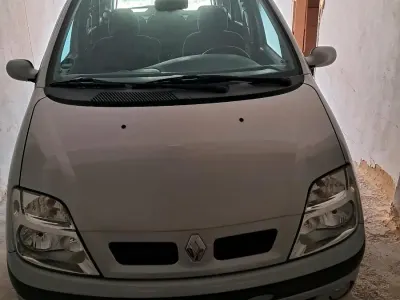 Gebraucht Renault Mégane 107 PS (78 kW) 2000 Silber Limousine