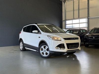 Gebraucht Ford Kuga Titanium 179 PS (131 kW) 2016 Weiß SUV