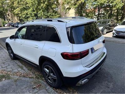 Mercedes GLB180