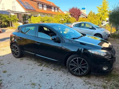 Gebraucht Renault Mégane III Bose Edition 131 PS (96 kW) 2013 Rot Limousine