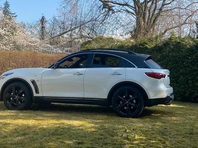 Infiniti QX70