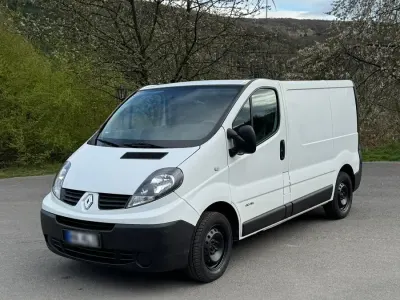 Gebraucht Renault Trafic 114 PS (83 kW) 2008 Weiß Van / Kleinbus