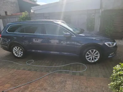 Gebraucht VW Passat 150 PS (110 kW) 2019 Blau Kombi