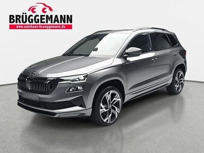 Neu Skoda Karoq SportLine 150 PS (110 kW) 2025 Stahl grau SUV