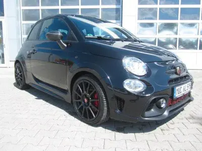 Używany Abarth 695 Competizione 179 KM (131 kW) 2023 Czarny Hatchback