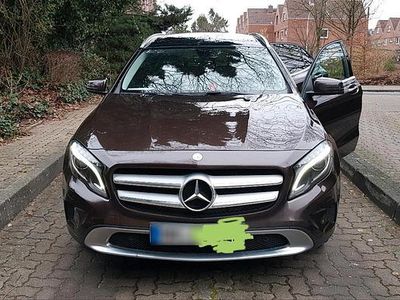 Second-hand Mercedes GLA200 Urban 156 CP (114 kW) 2014 Maro SUV