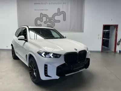 Gebraucht BMW X5 M Sport 298 PS (219 kW) 2025 Weiß SUV