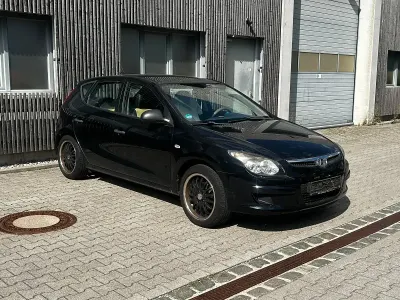 Gebraucht Hyundai i30 109 PS (80 kW) 2009 Schwarz Kleinwagen