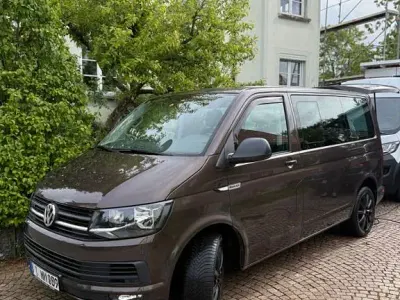 Gebraucht VW Multivan 150 PS (110 kW) 2019 Braun Van / Kleinbus