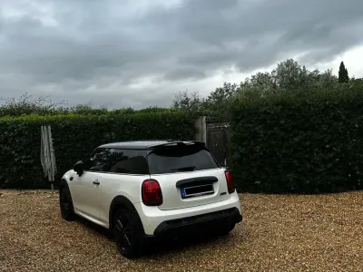 Gebraucht Mini John Cooper Works 136 PS (100 kW) 2024 Weiß Kleinwagen
