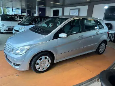 Gebraucht Mercedes B200 136 PS (100 kW) 2006 Silber Van / Kleinbus