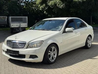 Gebraucht Mercedes C220 170 PS (125 kW) 2009 Calcitweiss/zirrusweiss Limousine
