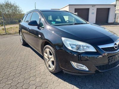Gebraucht Opel Astra Design Edition 140 PS (102 kW) 2011 Schwarz Kombi