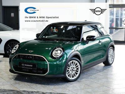 Gebraucht Mini Cooper Favoured 156 PS (114 kW) 2024 British racing green iv Kleinwagen