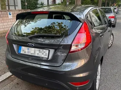 Gebraucht Ford Fiesta 60 PS (44 kW) 2015 Grau Kleinwagen