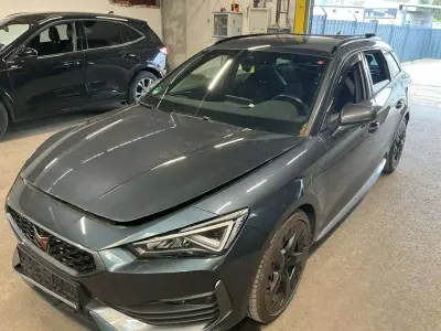 Second-hand Cupra Leon VZ 245 CP (180 kW) 2022 Gri Break