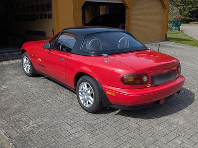 Second-hand Mazda MX5 90 CP (66 kW) 1996 Roșu Cabrio