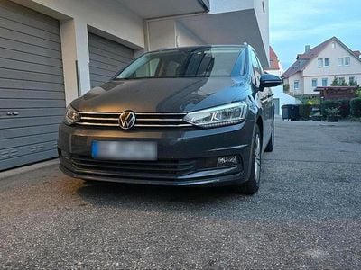 Gebraucht VW Touran 150 PS (110 kW) 2023 Grau Van / Kleinbus