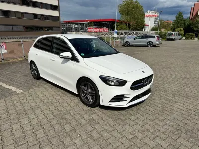 Gebraucht Mercedes B200 AMG line 163 PS (119 kW) 2020 Weiß Kleinwagen