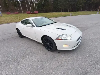 Usata Jaguar XK 298 CV (219 kW) 2008 Bianco Coupé