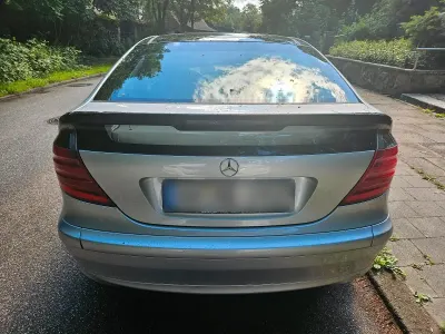 Gebraucht Mercedes C180 129 PS (94 kW) 2002 Silber Coupé