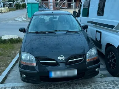 Gebraucht Nissan Almera Tino 116 PS (85 kW) 2002 Schwarz Van / Kleinbus