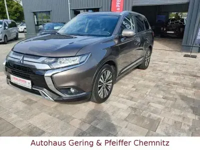 Gebraucht Mitsubishi Outlander Active 150 PS (110 kW) 2018 Braun SUV