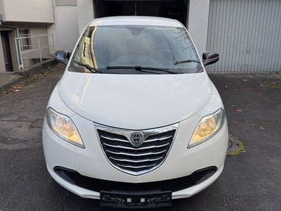 Gebraucht Lancia Ypsilon Platinum 69 PS (50 kW) 2013 Weiß Kleinwagen