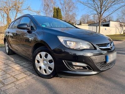 Gebraucht Opel Astra Edition 130 PS (95 kW) 2012 Schwarz Kombi