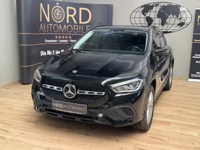 Gebraucht Mercedes GLA200 Progressive 150 PS (110 kW) 2022 Kosmosschwarz metall (metallic) SUV