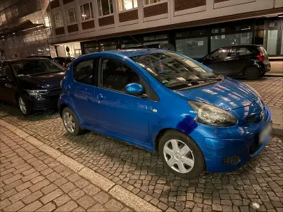 Gebraucht Toyota Aygo 68 PS (50 kW) 2010 Blau Kleinwagen