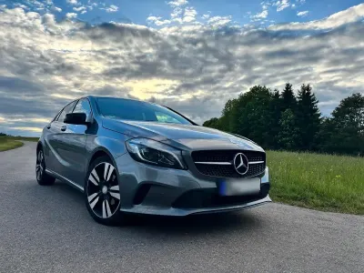 Gebraucht Mercedes A180 Edition 109 PS (80 kW) 2015 Grau Limousine