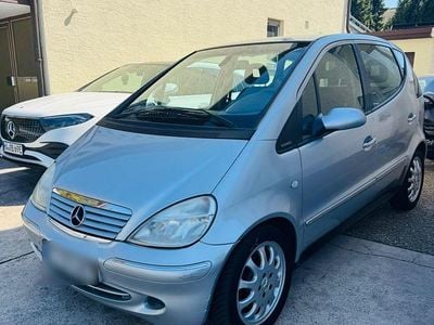Second-hand Mercedes A190 Elegance 125 CP (91 kW) 2002 Argintiu Hatchback