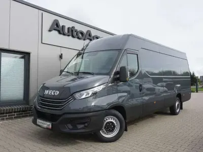 Second-hand Iveco Daily 175 CP (128 kW) 2023 Gri Van