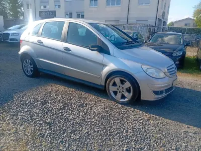 Gebraucht Mercedes B180 115 PS (84 kW) 2007 Silber Van / Kleinbus