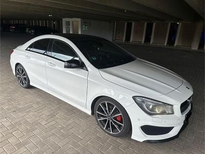 Gebraucht Mercedes CLA200 AMG line 156 PS (114 kW) 2013 Weiß Coupé