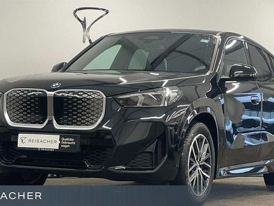 Saphirschwarz metallic Gebraucht 2023 BMW iX1 Luxury Line SUV | 42.990 € (Fairer Preis)