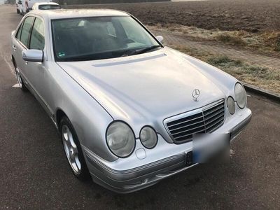 Mercedes E320