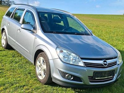 Usata Opel Astra Edition 105 CV (77 kW) 2007 Argento Station wagon