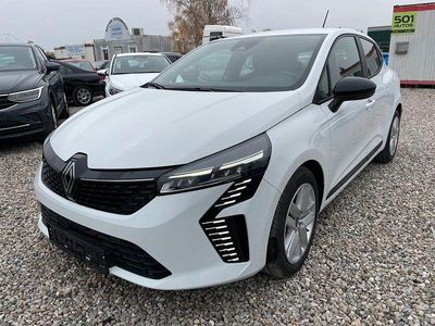Weiß Gebraucht 2024 Renault Clio V Evolution Kleinwagen | 14.690 € (Guter Preis)