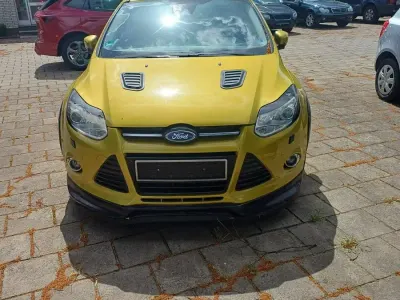 Gebraucht Ford Focus 125 PS (91 kW) 2012 Andere farben Kleinwagen