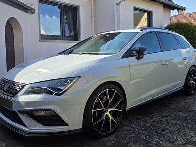 Second-hand Seat Leon 4Drive 300 CP (220 kW) 2020 Gri Berlinǎ