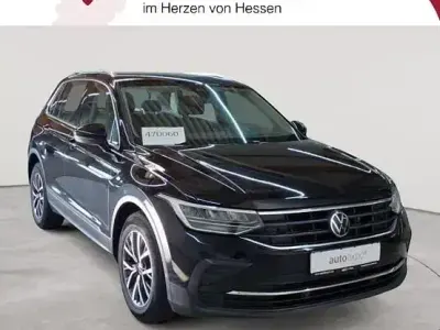 Gebraucht VW Tiguan Life 150 PS (110 kW) 2022 Schwarz SUV
