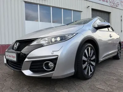 Gebraucht Honda Civic Lifestyle 141 PS (103 kW) 2015 Alabaster silver Kombi