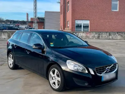 Gebraucht Volvo V60 163 PS (119 kW) 2011 Schwarz Kombi