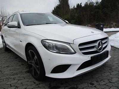 Weiß Gebraucht 2020 Mercedes C300e Avantgarde Limousine | 16.999 € (Guter Preis)