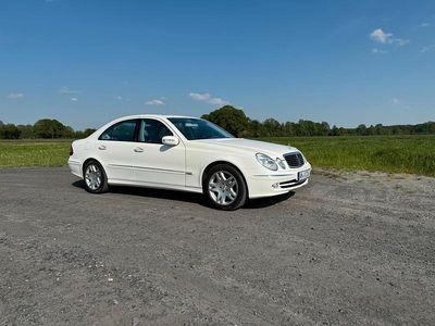 Gebraucht Mercedes E500 326 PS (239 kW) 2003 Weiß Limousine